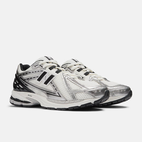 New Balance 1906R Stříbrně kovové M1906RER