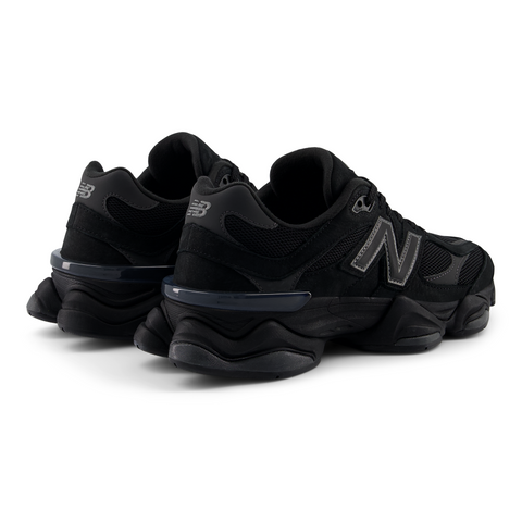 9060 Black | Castlerock